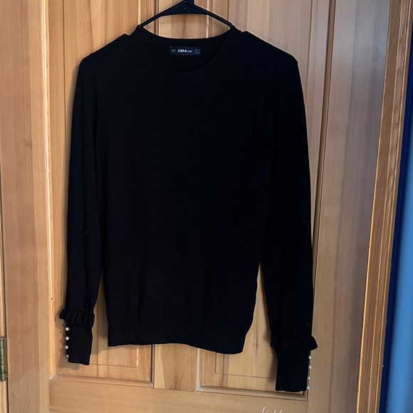 Zara Classic Black Crewneck Sweater - Picture 1 of 3